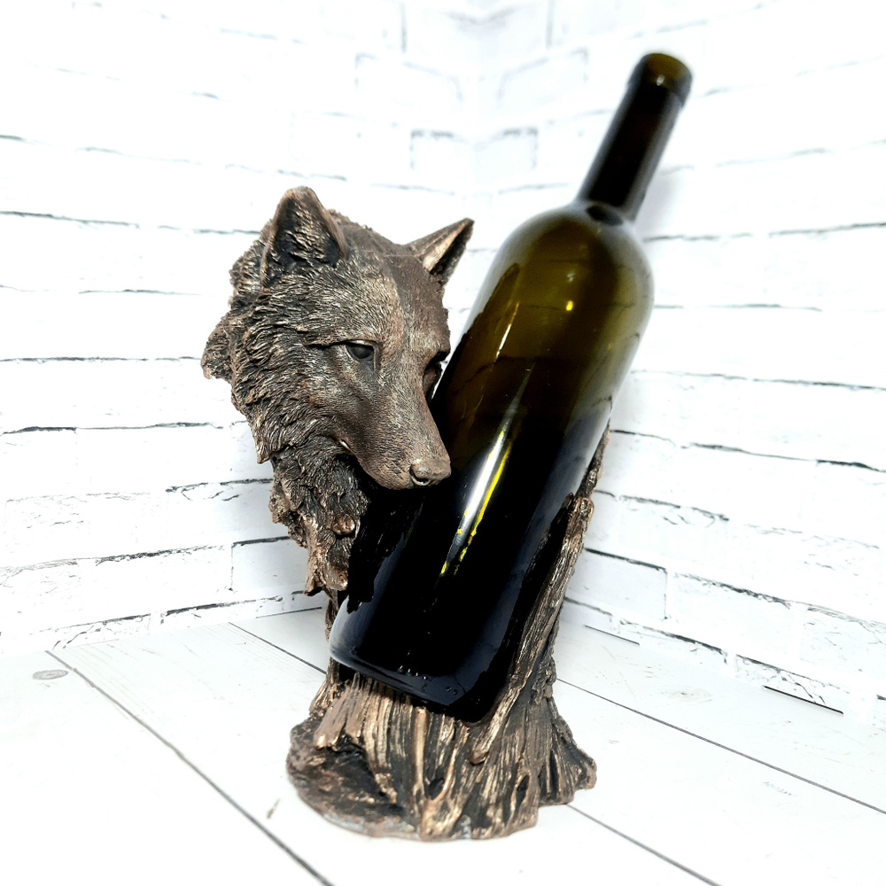 Держатель для бутылок интерьерный "Волк" полистоун, размер 18*12*25 см.  #1