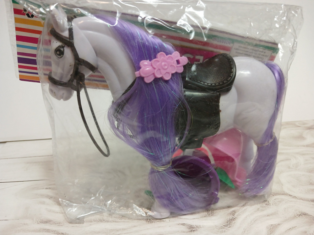 Лошадь серая/фиолетовая грива с аксессуарами.в пакете #1