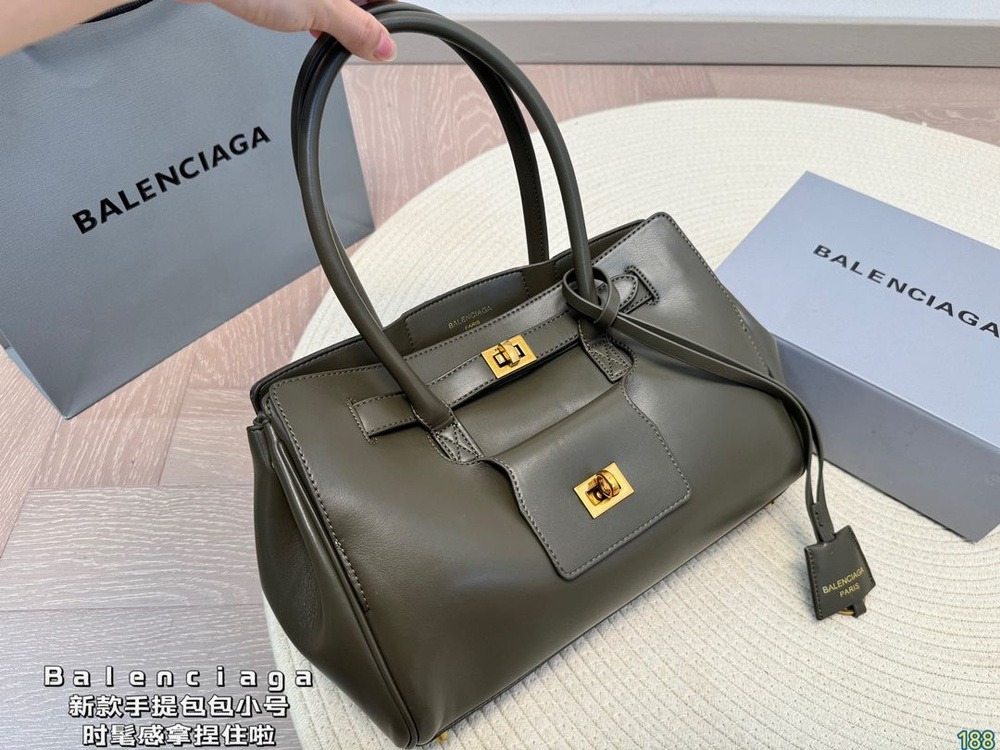 Balenciaga Сумка на плечо #1