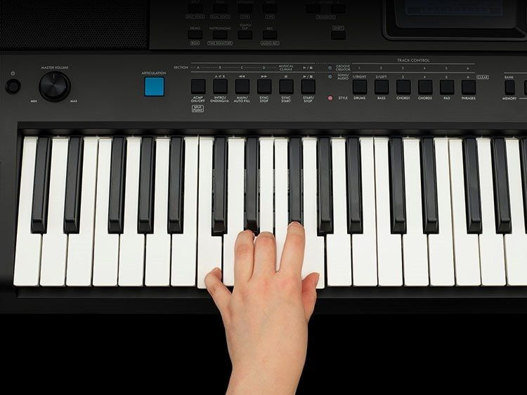 YAMAHA PSR-E473 цифровой синтезатор черное / Панель на английском языке ...