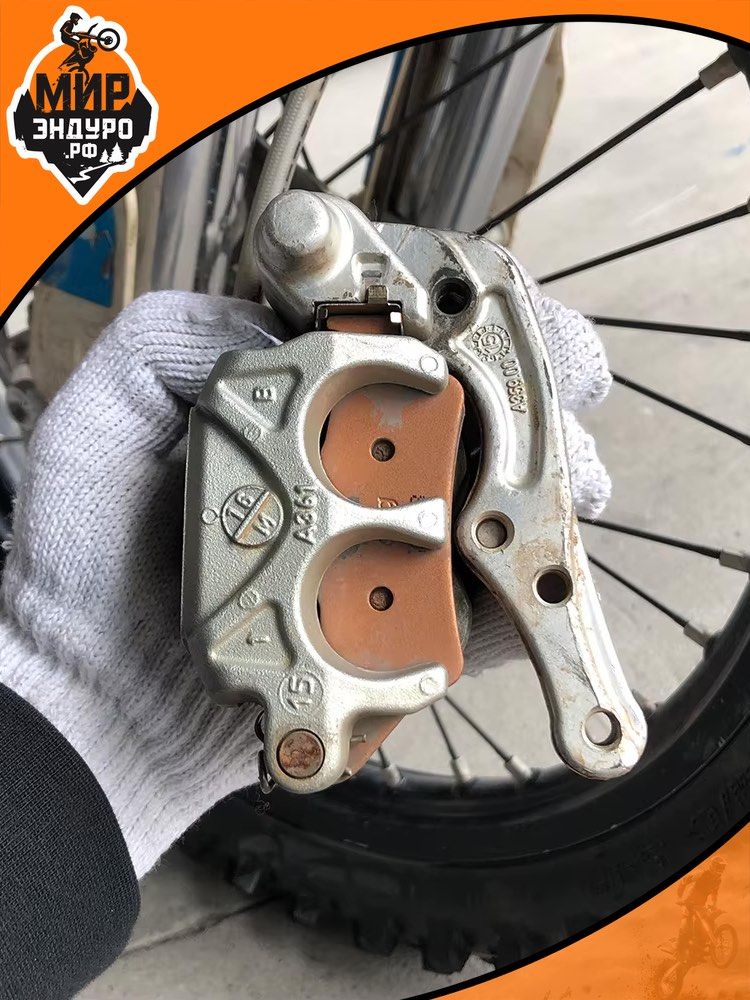 Прижимные пластины скоба тормозных колодок Brembo KTM KEWS Hengjian F04 — фото 6