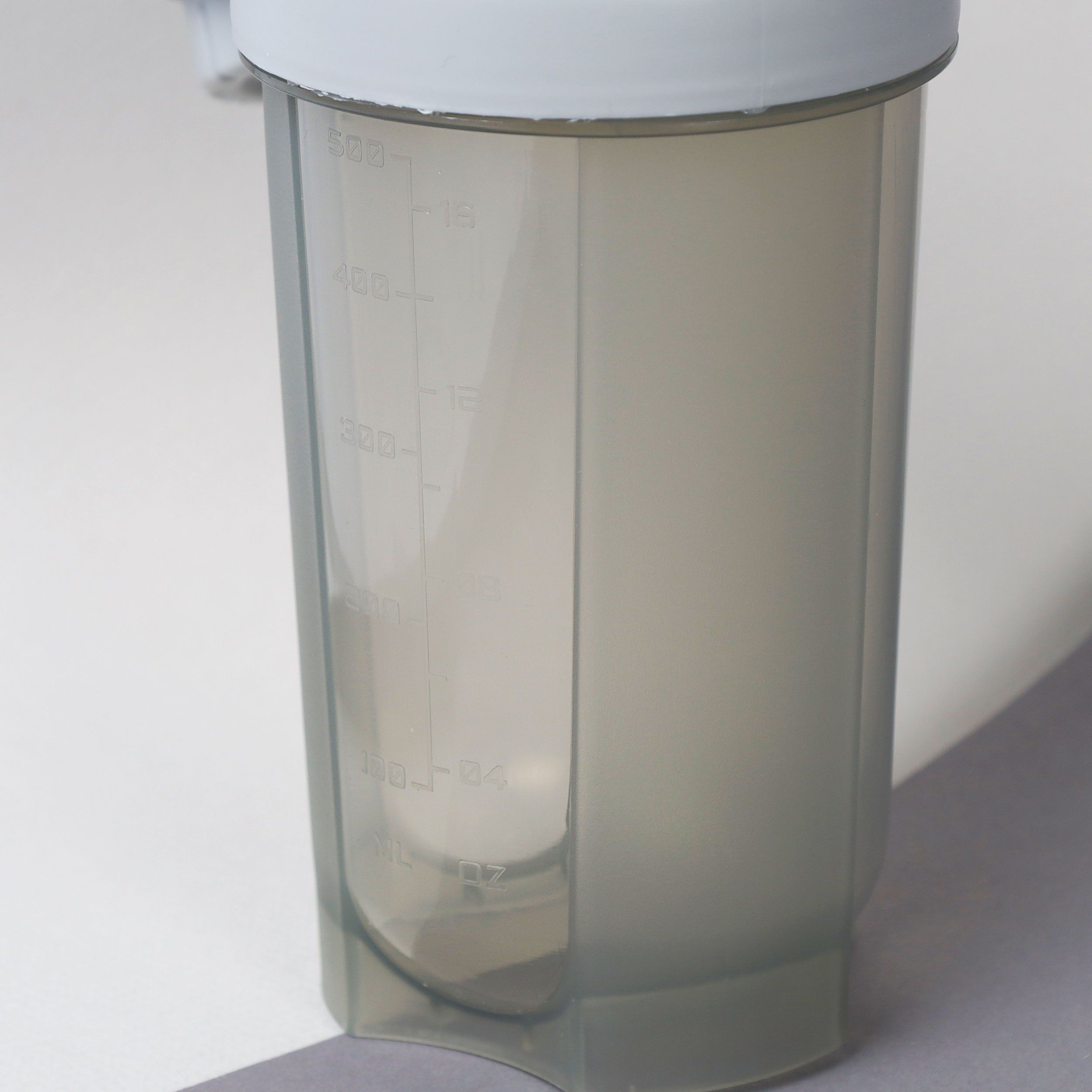 Бутылка/Шейкер COOLRAY SHSB-500 серая, для спортивного питания Бутылка/Шейкер COOLRAY SHSB-500 серая, для спортивного питания
