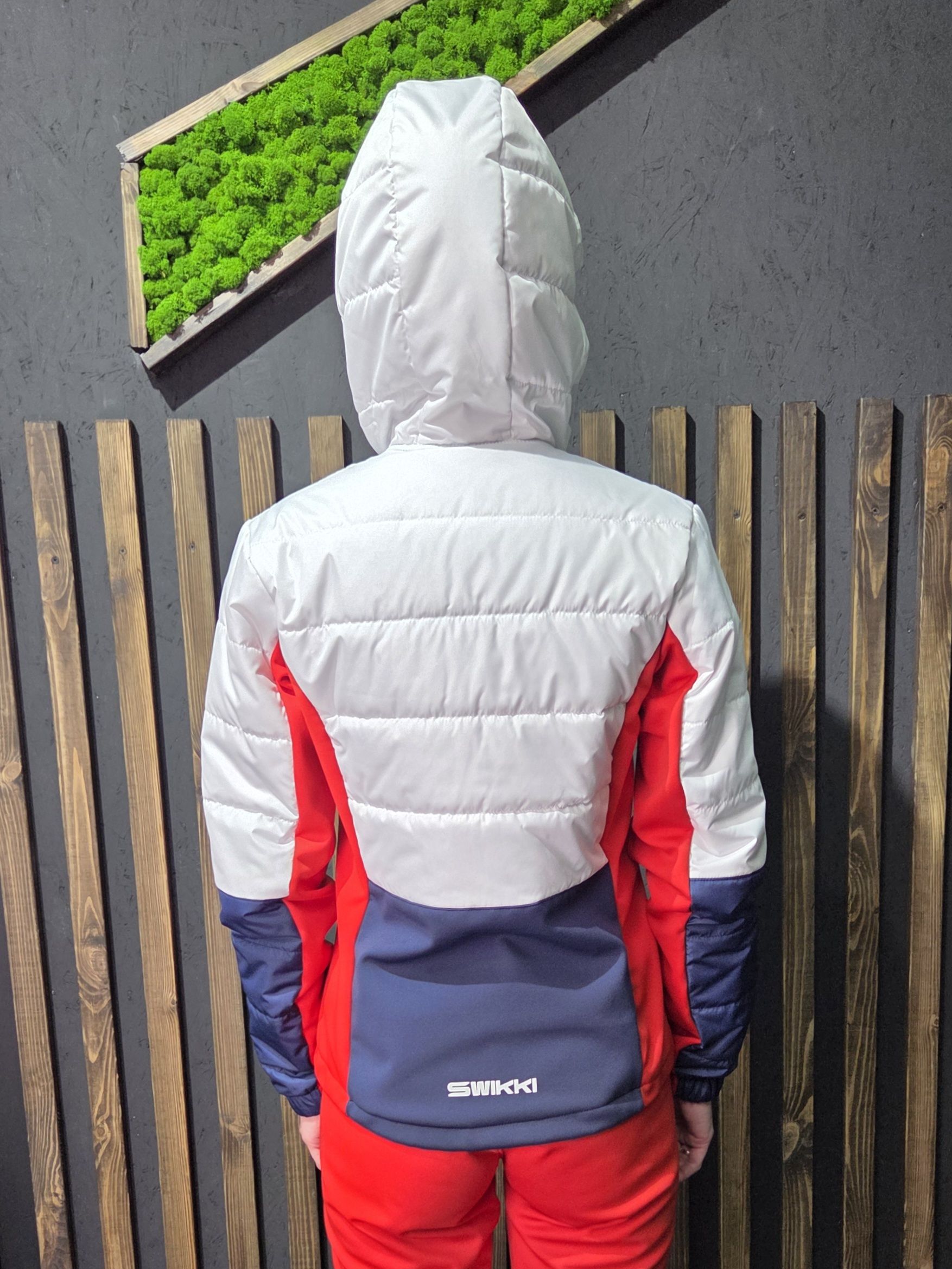 Куртка спортивная SWIKKI