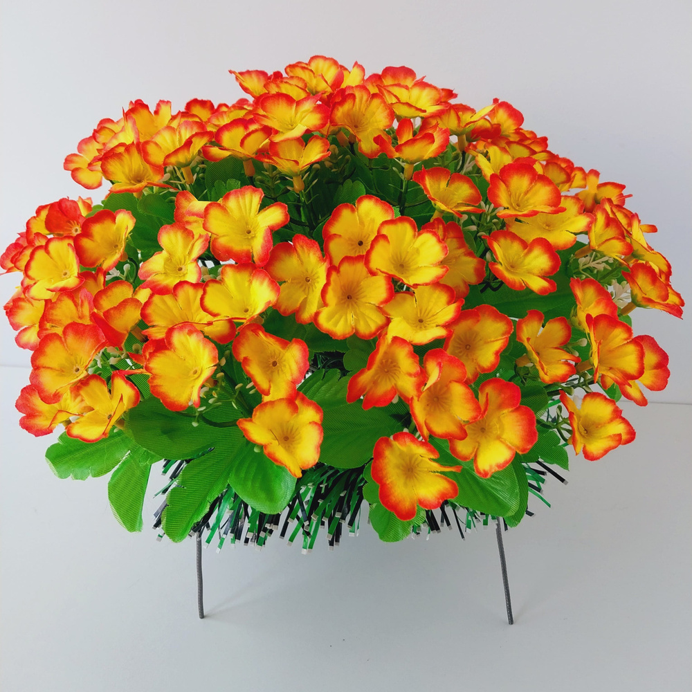 Корзина ритуальная из искусственных цветов " Фиалки оранжевые" купить ...