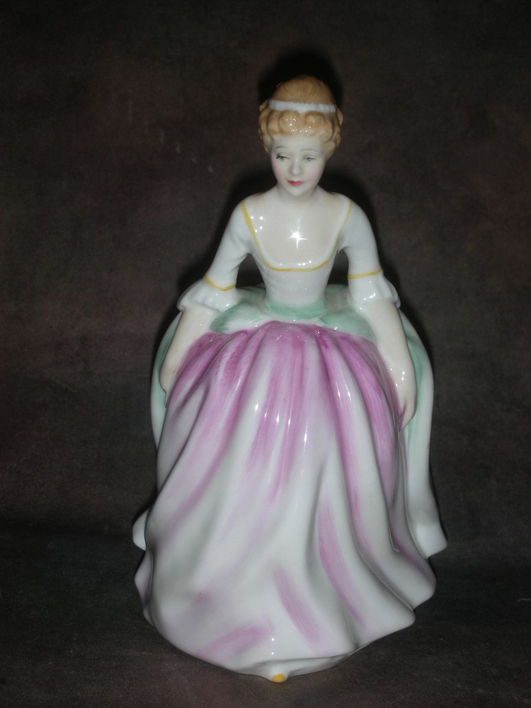 Статуэтка фарфор. Дама Элисон. Royal Doulton #1