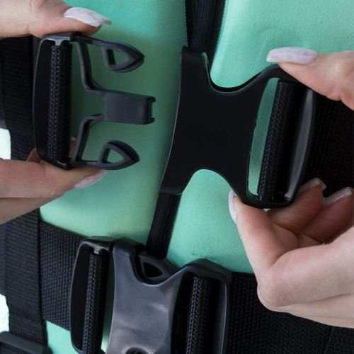 Ол жынданып, телефонмен сөйлесіп жатыр watch online