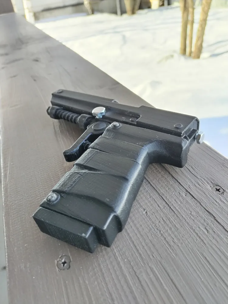 Полуавтоматический пистолет (Пэшка), черный, 20см