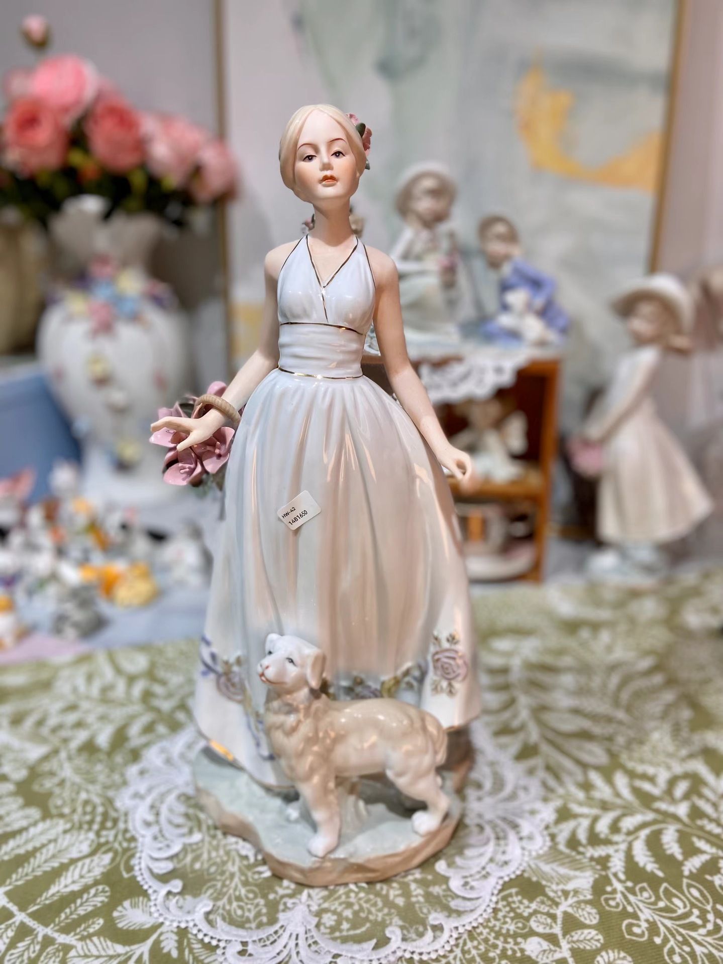 Статуэтка Дама, фарфор, 18 х 16 х 42 см