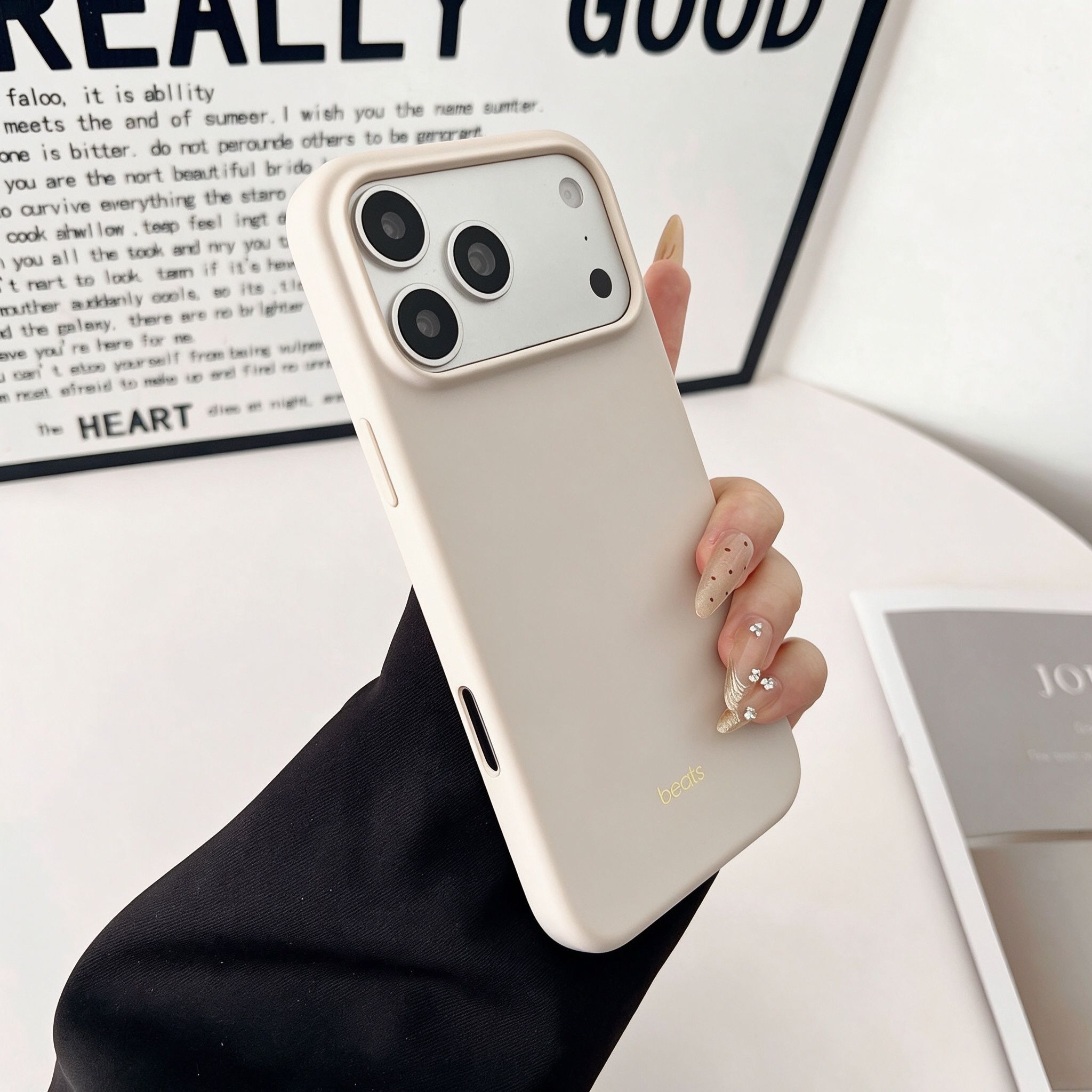 Beats 智能手机壳用于6.9″, 热塑性聚氨酯, 浅灰色