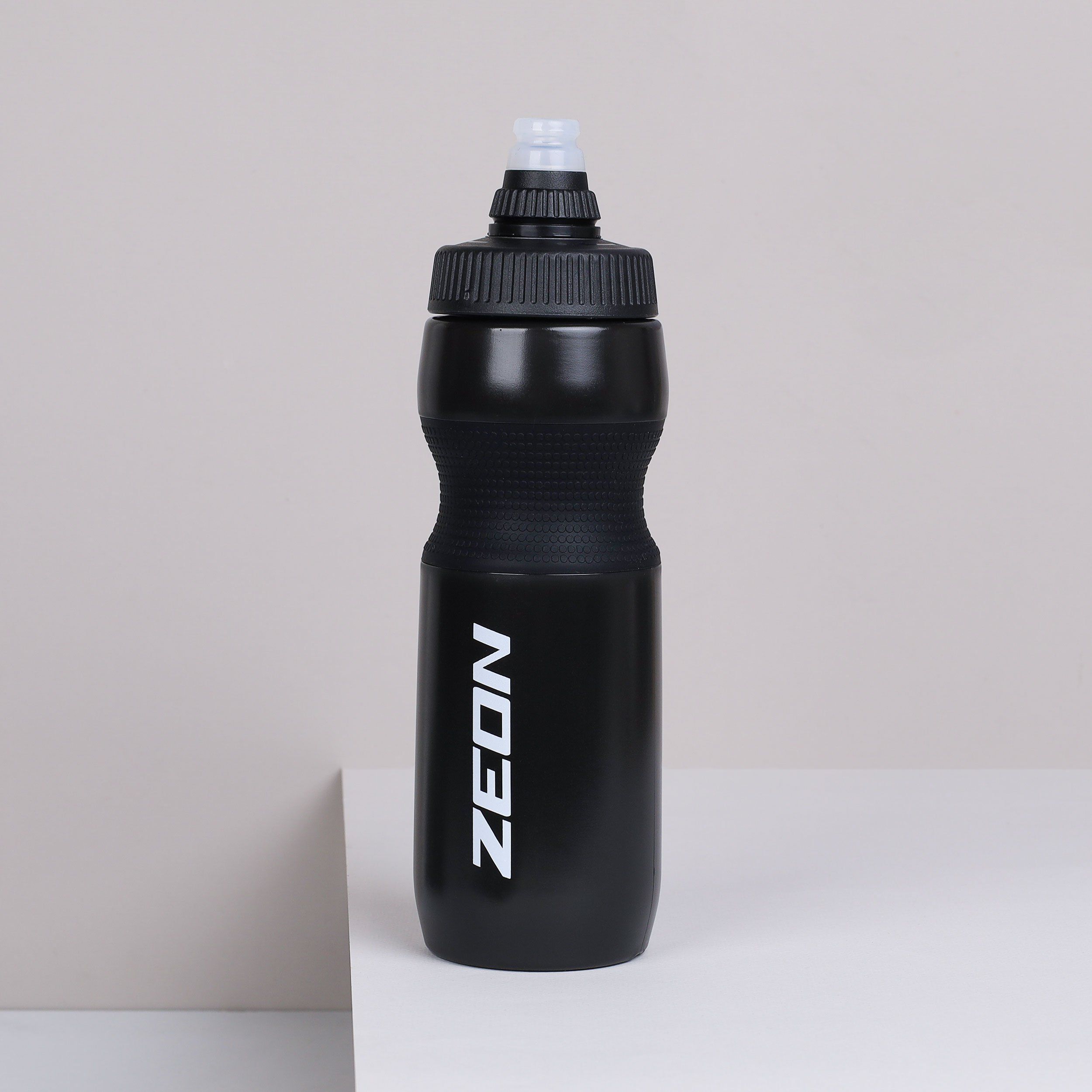 Бутылка для воды велосипедная ZEON WB225 гоночная 750 мл, NEW кэмэлбак, черная Бутылка для воды велосипедная ZEON WB225 гоночная 750 мл, NEW кэмэлбак, черная