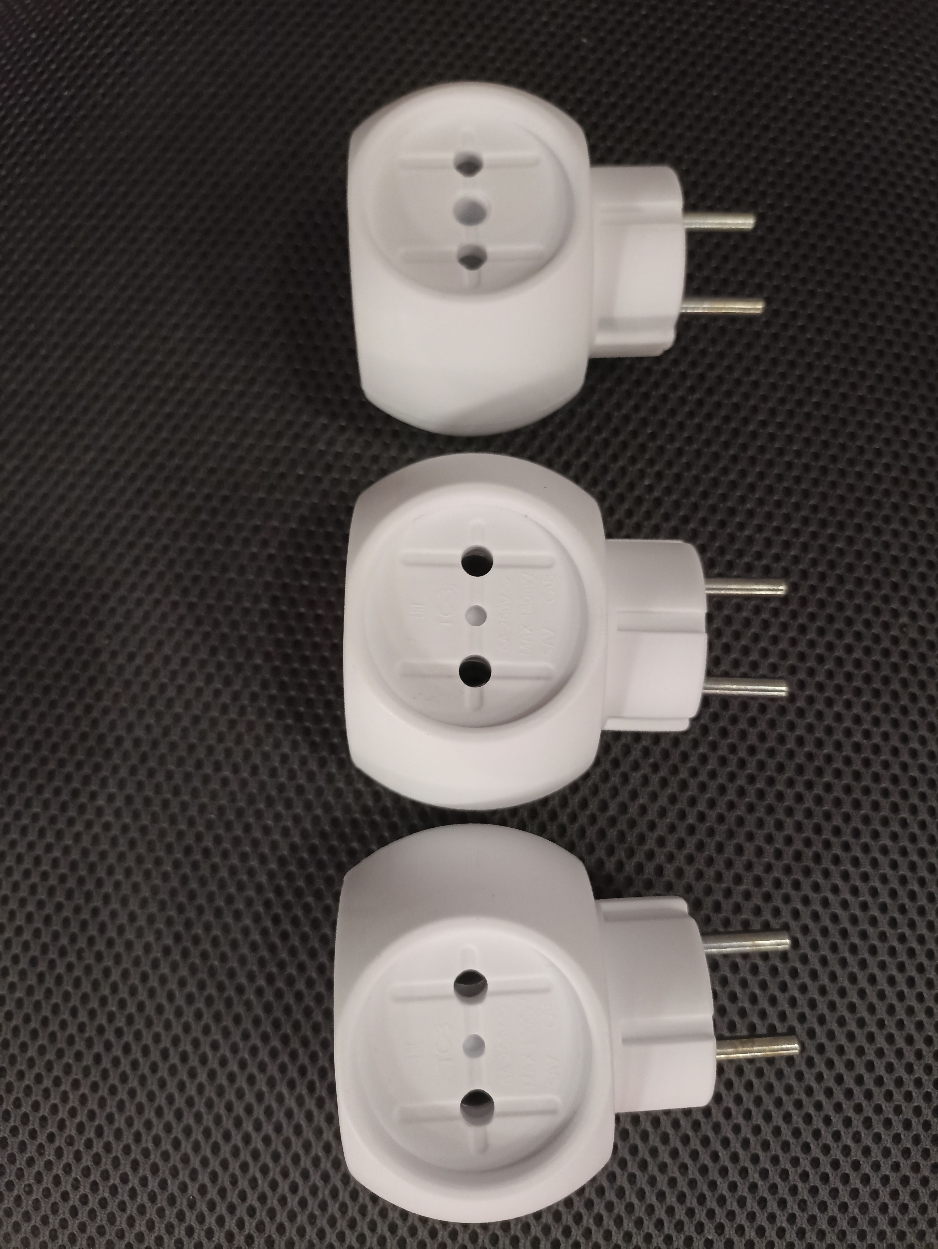 Тройник Hama с выключателем