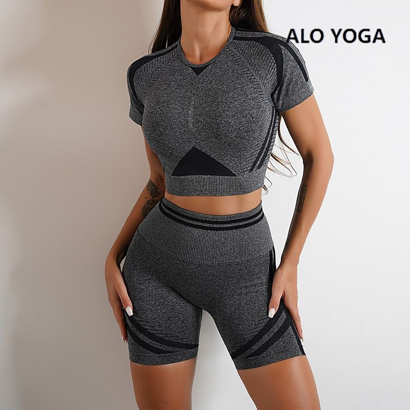 Комплект одежды Alo Yoga - купить с доставкой по выгодным ценам в ...