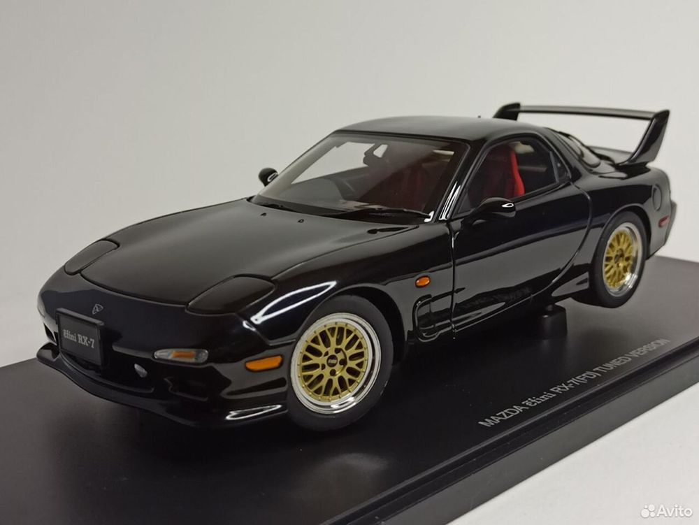 Модель коллекционная Mazda RX-7(FD) tuned version 1:18 autoart