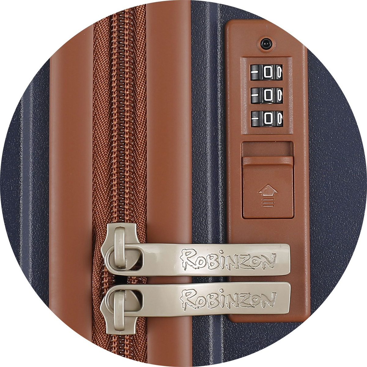 Кодовый замок полностью интегрирован в корпус, а значит меньше подвержен ударам и повреждениям.