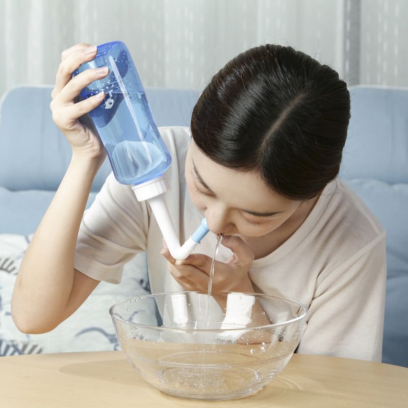 промывание носа беременной женщине с помощью специального устройства