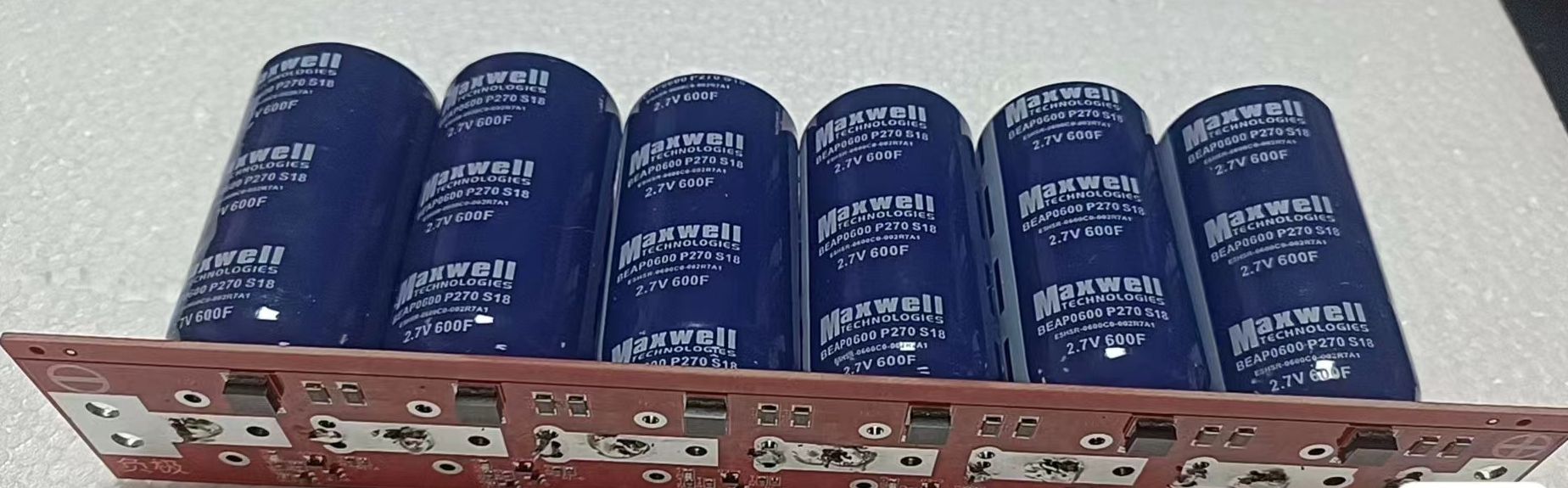 Суперконденсатор2.7v600F,суперконденсатормаксвеллавСША,точечныйсварочныйаппаратsuperемкость,9,5новыхэлектромеханическихемкостей,сверхнизкийвнутреннийсопротивление
