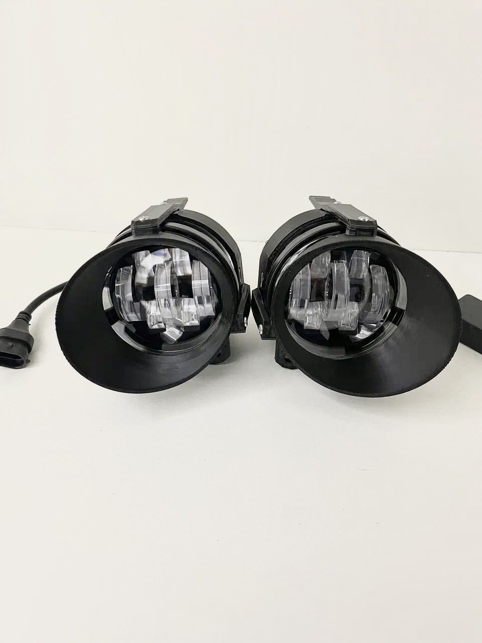 LEDПротивотуманныефары(ПТФ),BMWX5E53(дорестайлинг,рестайлинг),70w,7линз,счёткойсветотеневойграницей(СТГ)