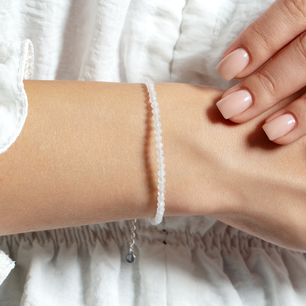 Браслет серебряный из бусин лунный камень натуральный - купить с ...