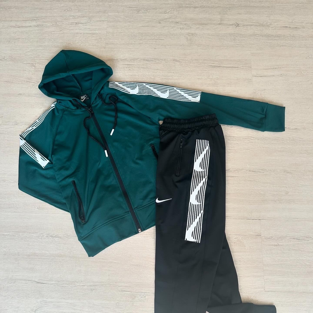 Костюм спортивный Nike #1