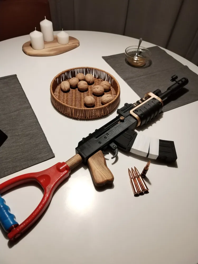 Штурмовая винтовка (Калаш), золотой, 80см