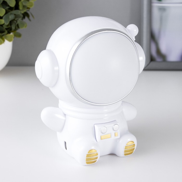 Ночник "Космонавт" LED 1.5Вт USB АКБ белый 9,5х8х10,5 см