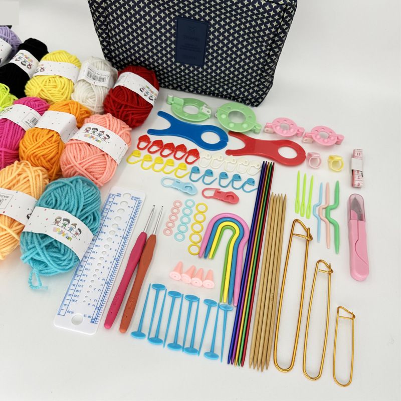 Набор спиц и крючков для вязания с пряжей 102 предмета в органайзере ...