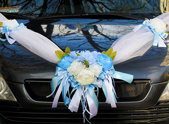 Оформление (украшение) свадебной машины цветами - Флористический салон Fl-er