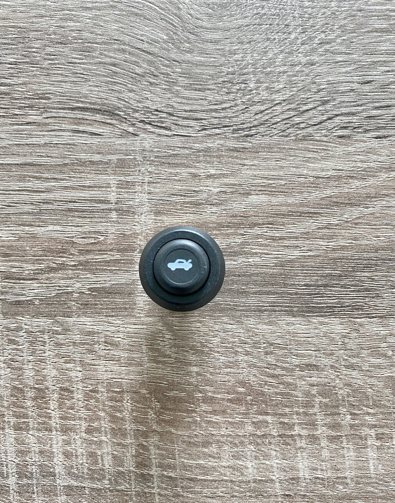 Кнопка багажника Ваз 2110, 2112, приора - WeissAuto арт ...