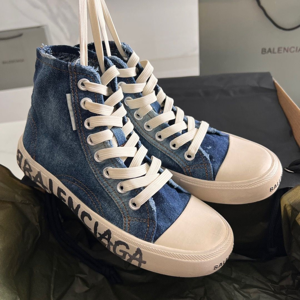 Balenciaga v2 store