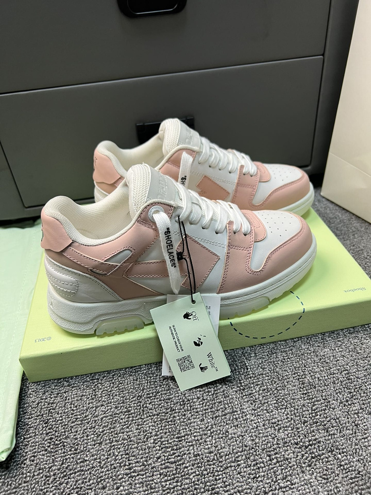 Кроссовки Off-White - купить с доставкой по выгодным ценам в интернет ...