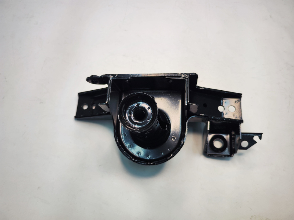 Кронштейн крепления поперечины балки передней подвески,правый для Лада ...