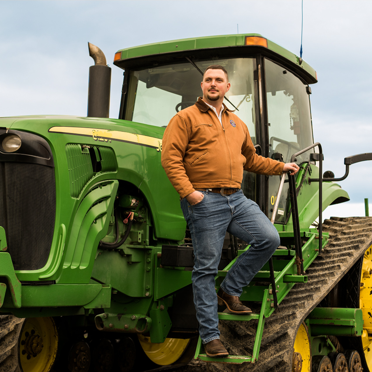 Тракторист стоковое фото. Тракторист. Женщина тракторист. Тракторист с проживанием вакансии москва. Тракторист-машинист сельскохозяйственного производства.