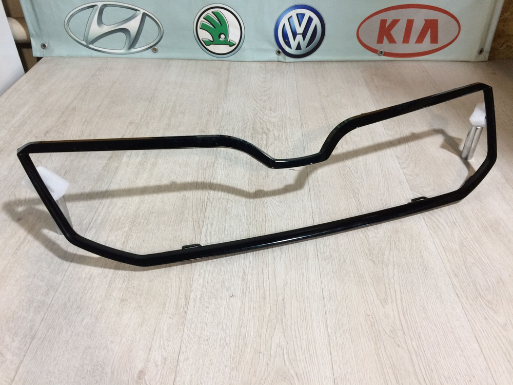 Молдинг решетки радиатора Шкода Октавия А7 13-16г Skoda A7 - арт ...