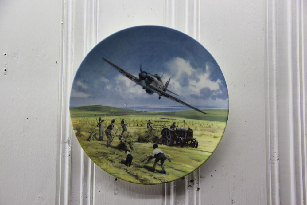 Коллекционная тарелка / Royal Doulton Collectors Plate STIRLING HOME RUN From HEROES OF THE SKY  #1