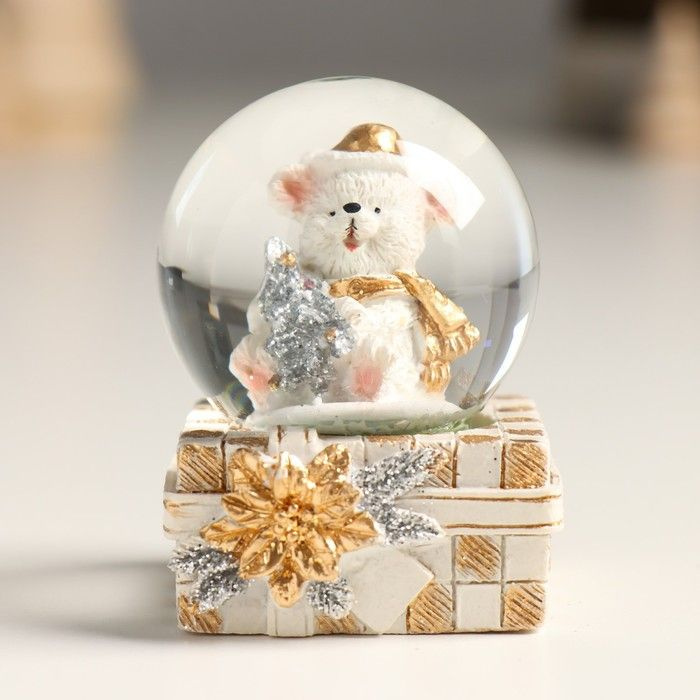 Стеклянный новогодний снежный шар Белый миша с ёлочкой в подарке  золото/серебро 4,5х4,5х6,5 см - купить по выгодной цене в интернет-магазине  OZON (1192387140)
