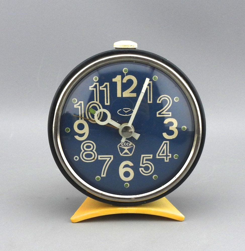 Часы будильник ВИТЯЗЬ механика знак качества СССР 1970-е гг купить по ...