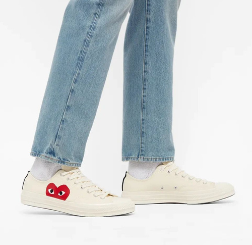 Comme des discount garcons beige converse