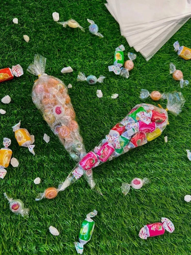 Подарочный пакет - конус треугольный, 13х25 см. прозрачный 100 шт. (для упаковки сладостей, орехов, пряников), зажимы для пакетов в комплекте, 13x25 см, 100 шт, фото 3