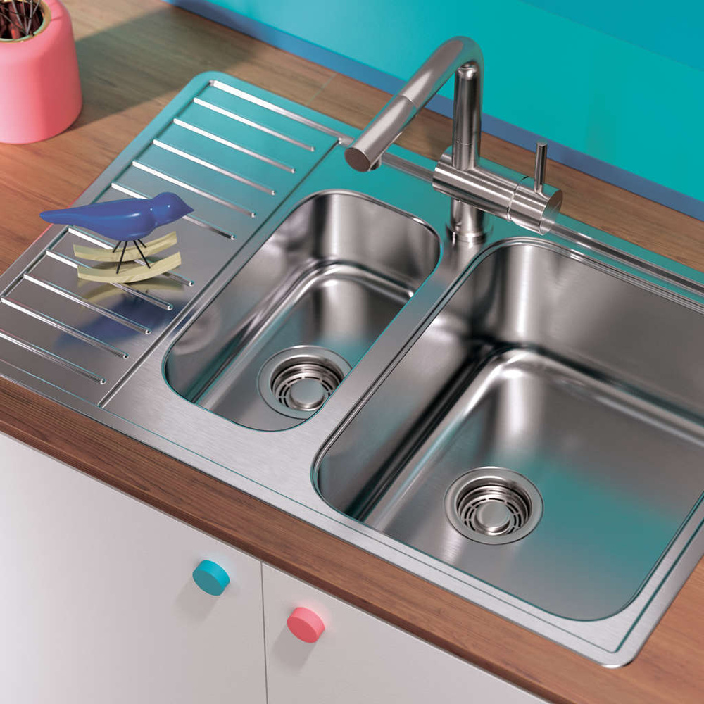 Porno yigit raqsga tushayotgan ayolni sikdi