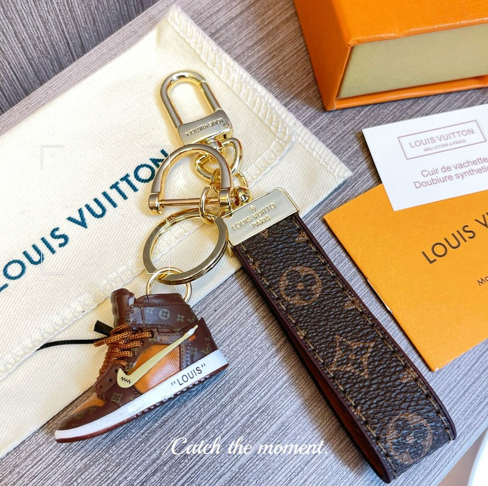 Louis Vuitton Бижу брелок #1