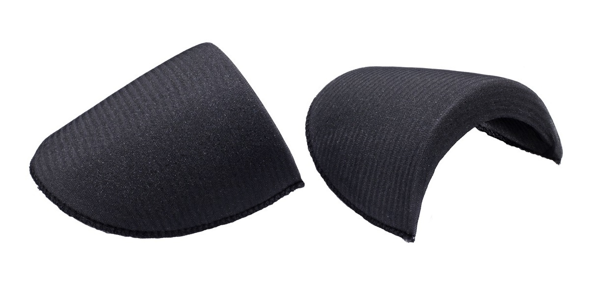 подплечники в женском пиджаке крупным планом