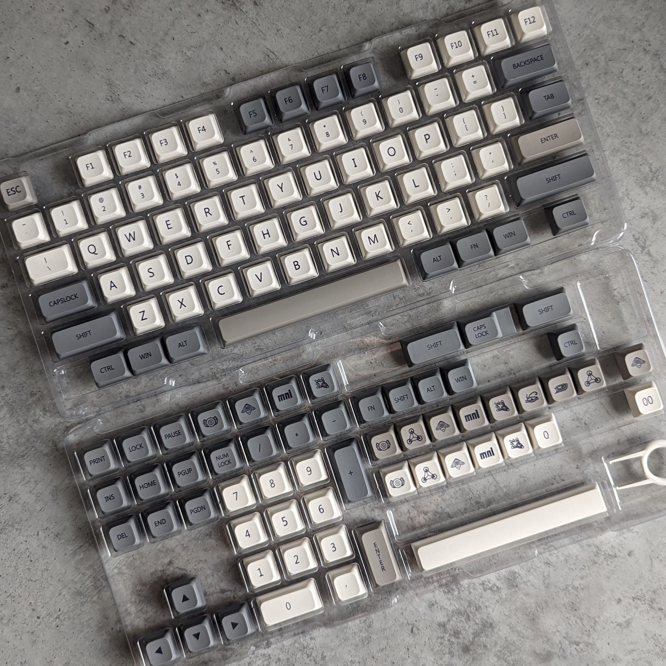 Кейкапыдлямеханическойклавиатуры(PBT,XDA),серые,английский