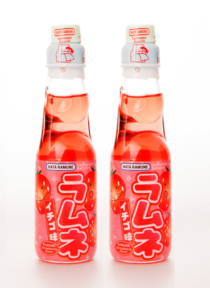 Әдемі жалаңаш және жас қыздар