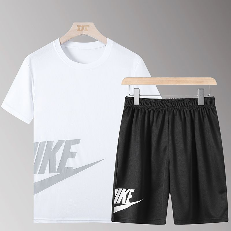 Костюм спортивный Nike #1