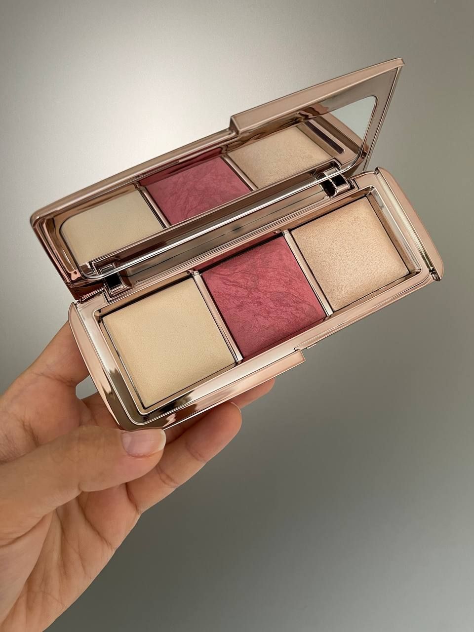 HOURGLASS Лимитированная палетка для контуринга лица AMBIENT LIGHTING ...