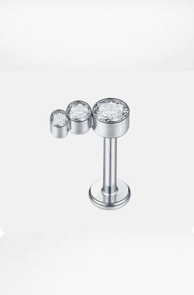 Пирсинг лабрет титановый с тремя фианитами - купить с доставкой по ...
