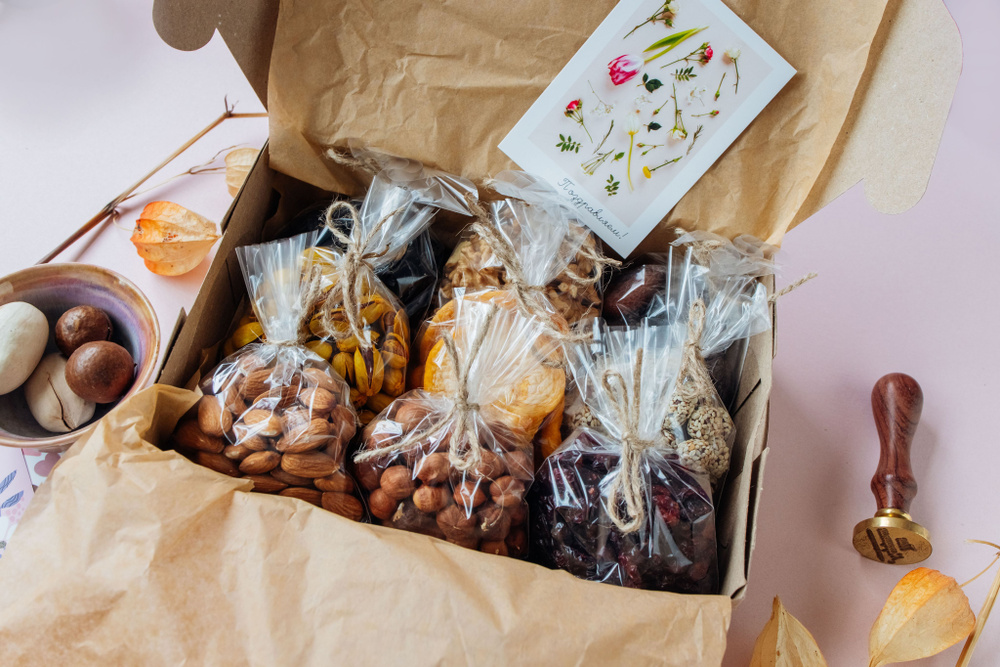 Подарочный набор ассорти орехи и сухофрукты " ЗОЖ ПРЕМИУМ", бокс полезных сладостей в подарочной коробке. #1