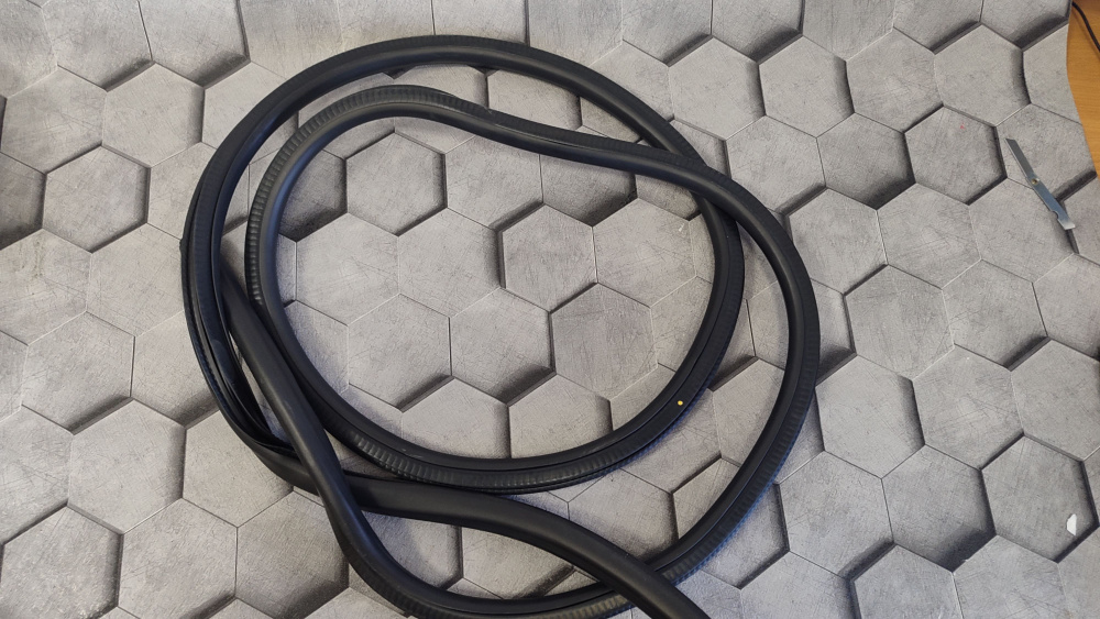 Уплотнитель правой передней двери Chevrolet Aveo T300 - купить по ...