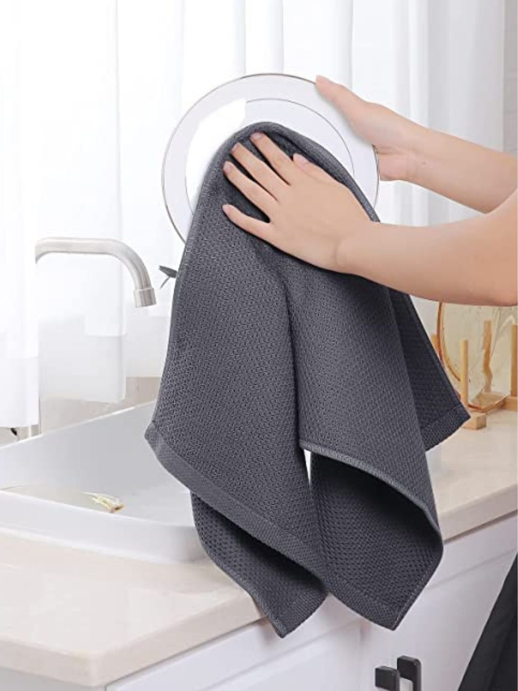 Универсальное и  впитывающее полотенце, подходит для сушки посуды и фруктов. Не оставляет разводов. Тканевое хлопковое полотенце для рук и лица. 