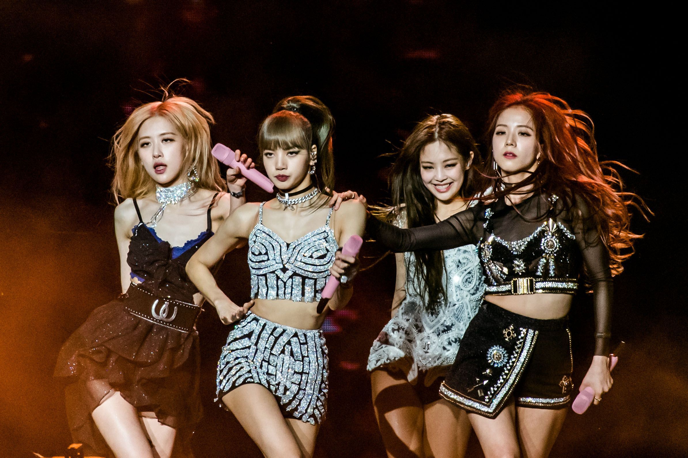 Группа блэк пинк корея. K pop группа blackpink. Блэк пинк корейская группа. Блэк пинк. Южная корея блэк пинк.
